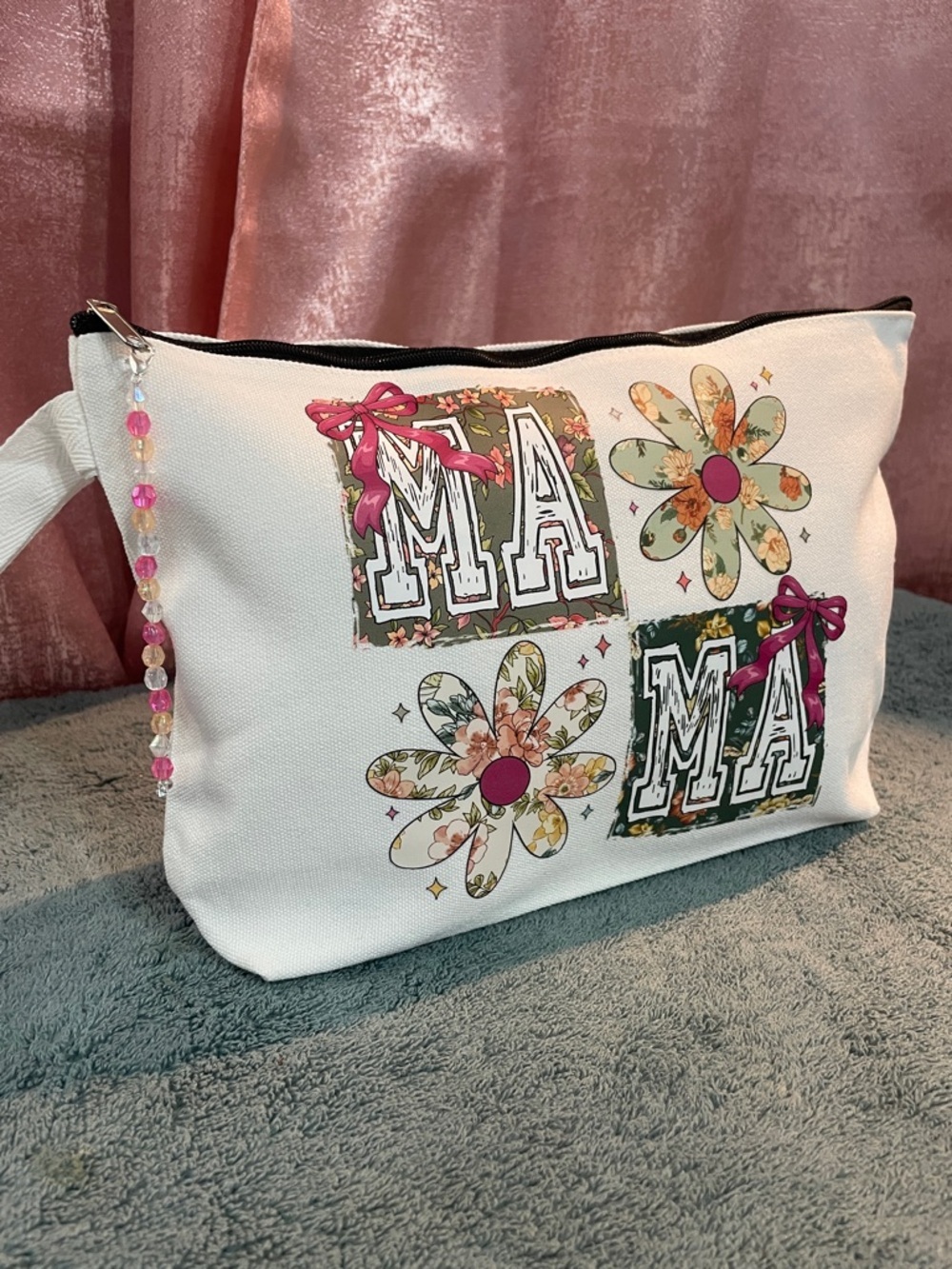 'MAMA' Floral Graphic Design Pink and White Cosmetic Makeup Pouch Wristlet Bag - Picture 3 of 6